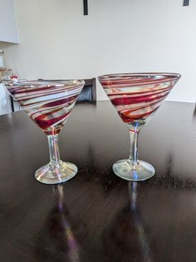 Set of 2 Handblown Artisan Martini Glasses - Globeln